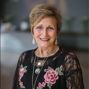 Meet your Posher, Debbie